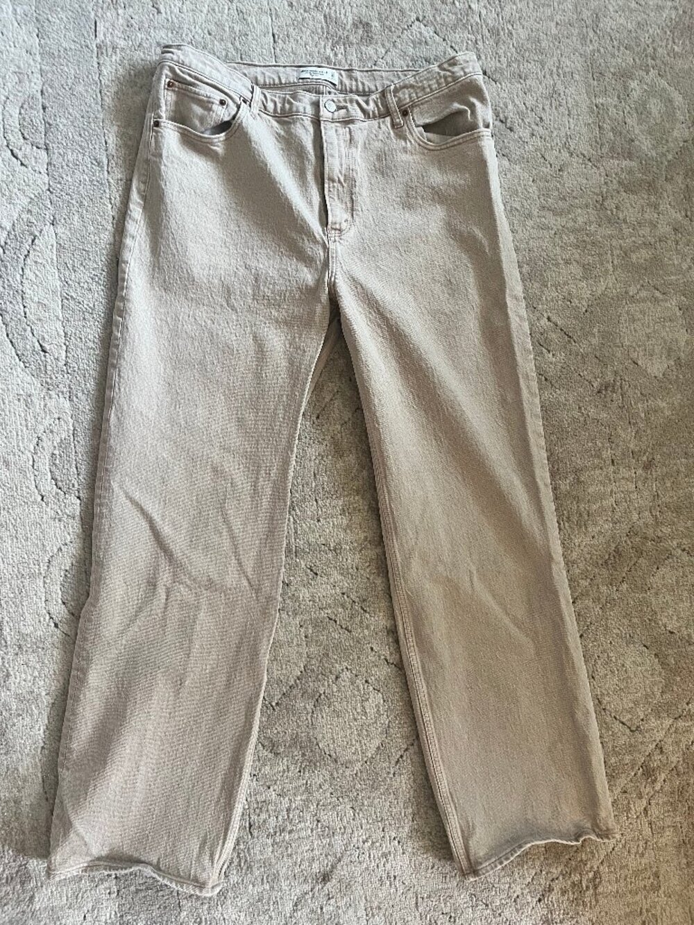 Abercrombie & Fitch 90s Relaxed Jean High Rise 33/16L Beige